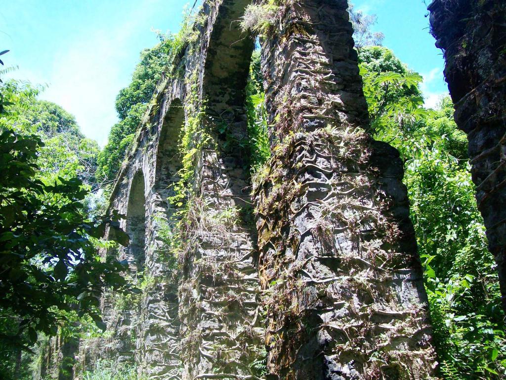 Suites Cantinho Da Pedra Abraão Rom bilde